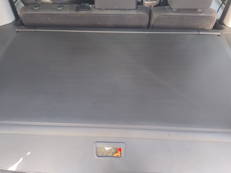 Ролетна щора за багажник VW Caddy MK4