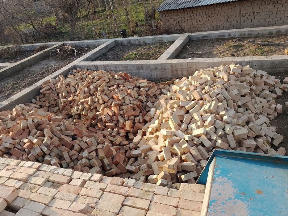 Гишт. Пишган гишт. Хом гишт. Шлакоблок. Полистроблок. Кум щебень песок