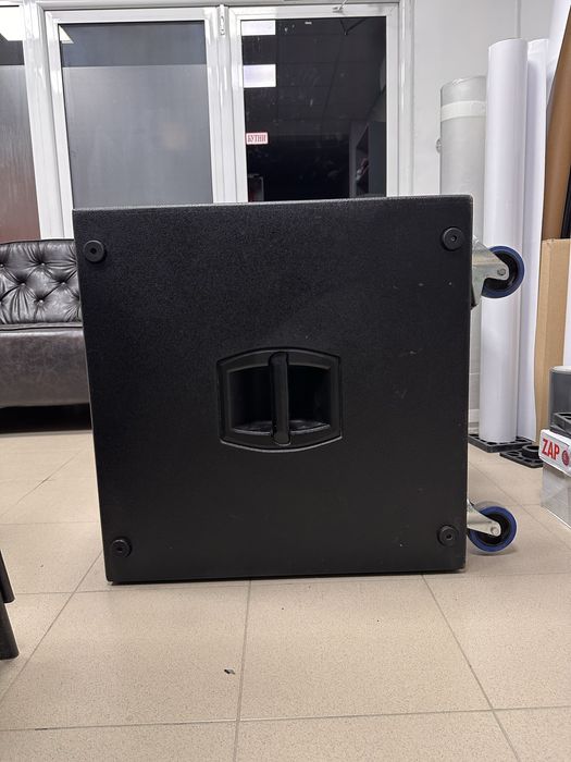 Капарирани RCF 8004 Active Subwoofer