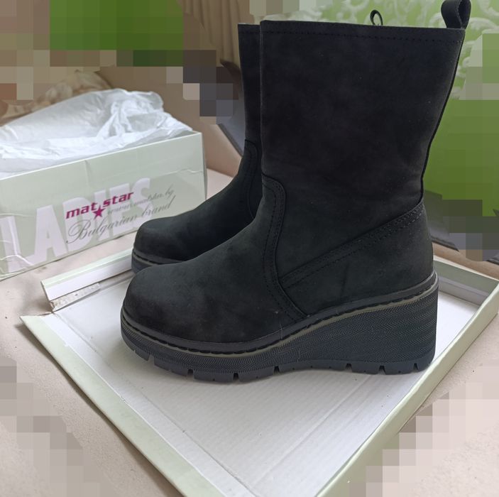 Продавам ботушки на MatStar , размер 38 номер. Носени веднъж за проба.