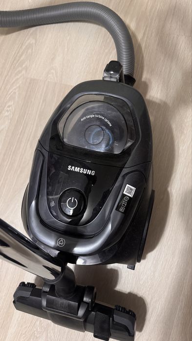 Пылесос Samsung SC18M31COHG