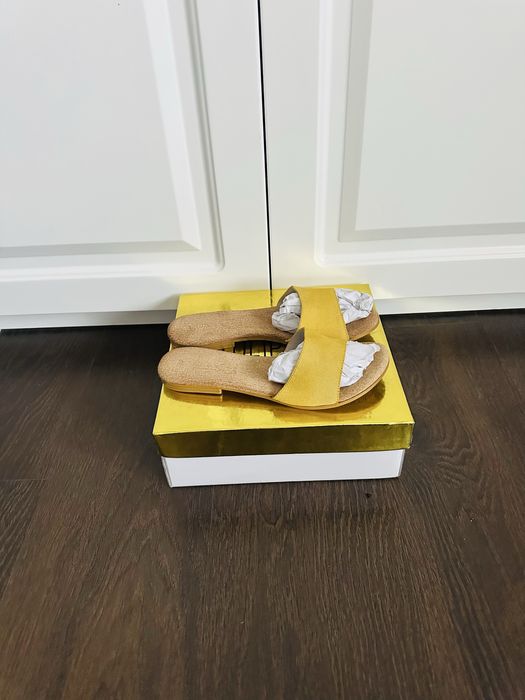 Papuci din piele naturala , stil Massimo Dutti , moi si usori , numarul 39 Noi ,