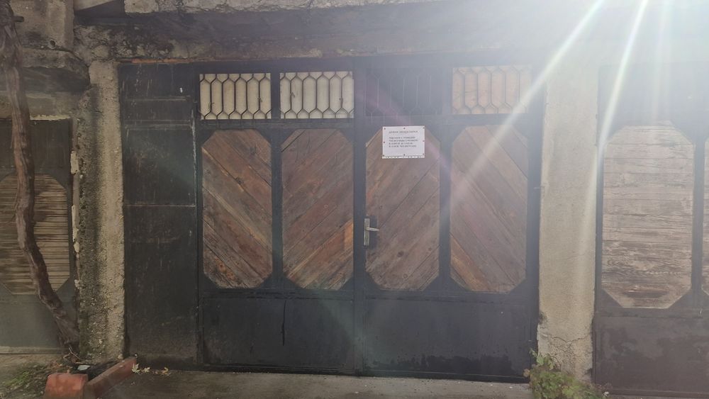 Гараж в кв.струмско ул.Броди