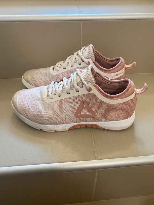 Дамски кецове и маратонки Nike Reebok