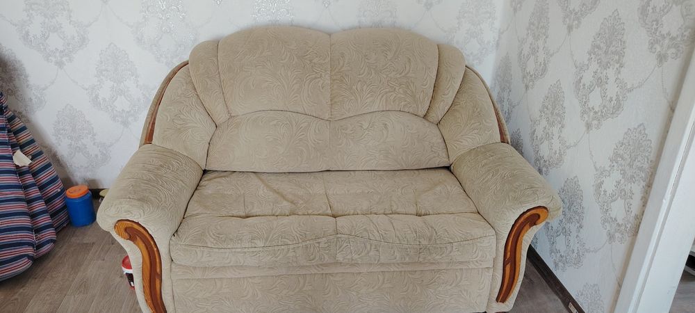 Диван 30000тг.     .