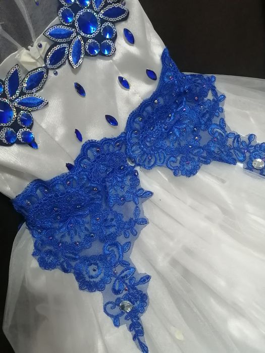 Продаются нарядные 2 платья