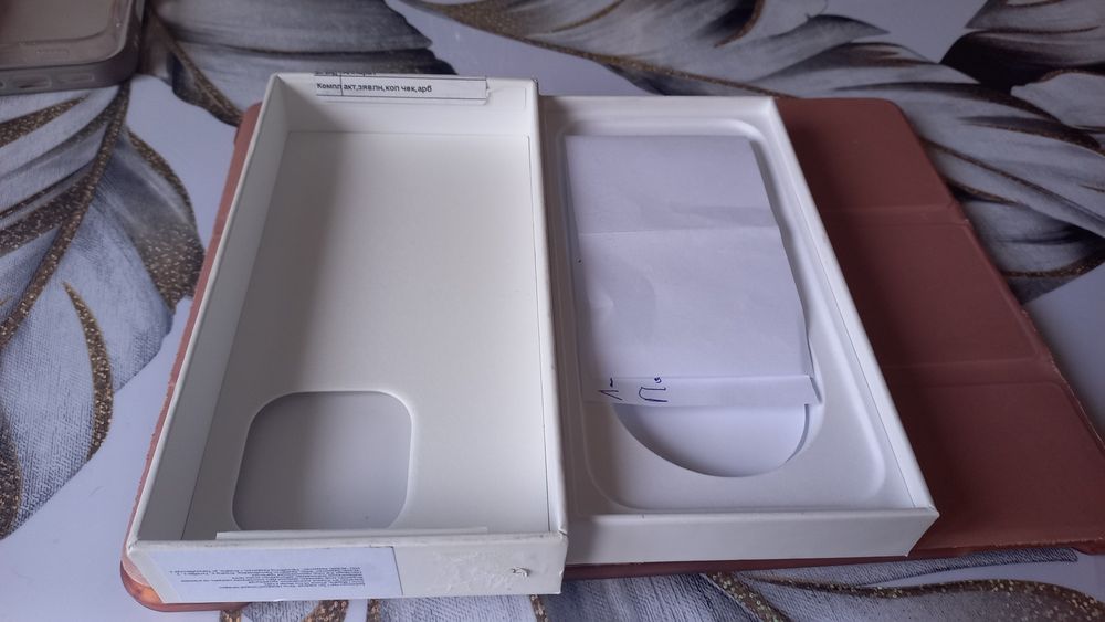 Продам айфон 16 про
