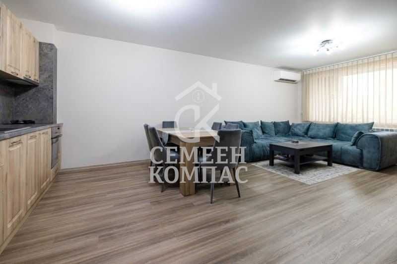 Тристаен луксозен апартамент  / Коматевско шосе