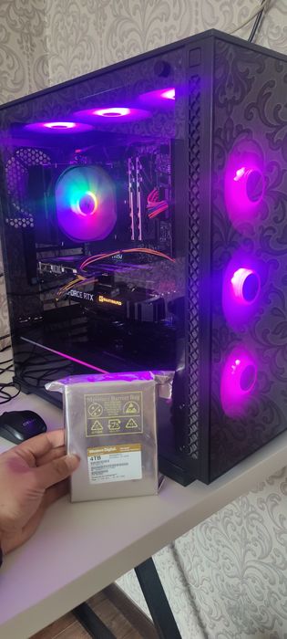 Срочно продаю жёсткий диск 4tb gold