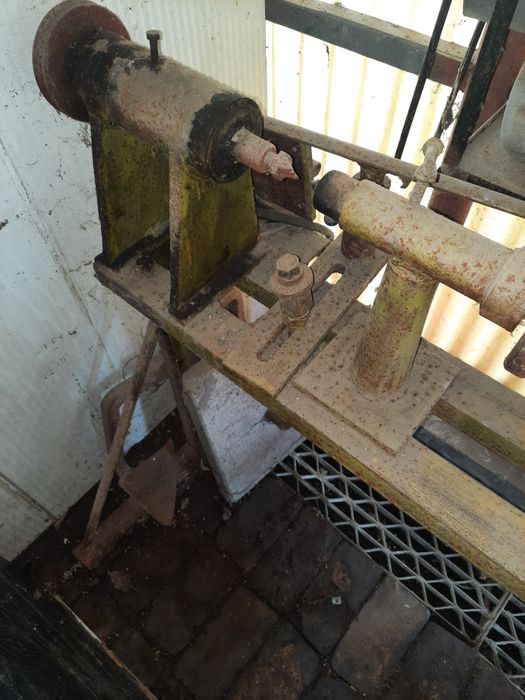 De vinzare strung de lemn