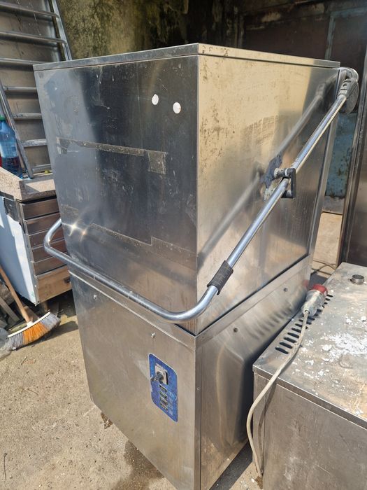 Mașina spălat vase cu sau fara  capota,  la 380v, spalare rapida,  cic