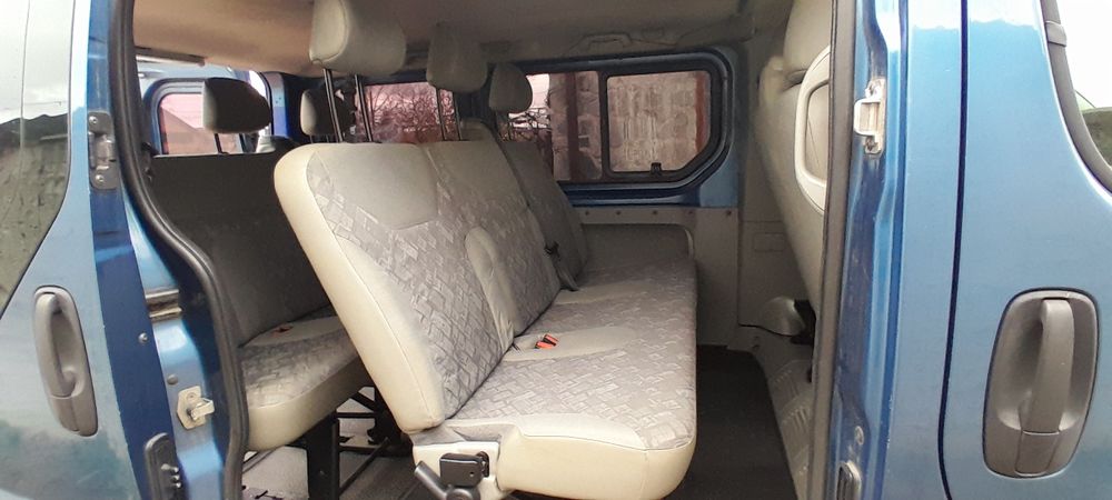 Opel Vivaro 8+1 locuri