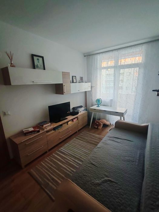 PF inchiriez ap. cu 3 camere, zona Iris / Str. Oașului