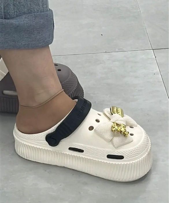 Продам новые кроксы!