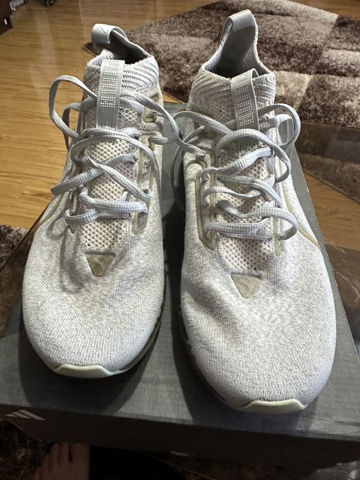 Vand adidasi Puma si Nike air max
