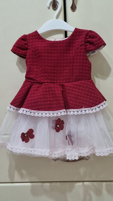 Нарядное платье для девочки до 1 года