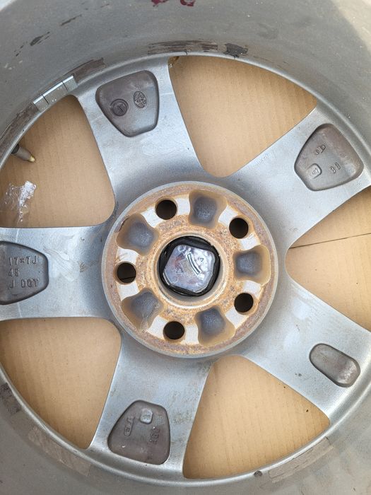 Литые диски R 17, тойота оригинал