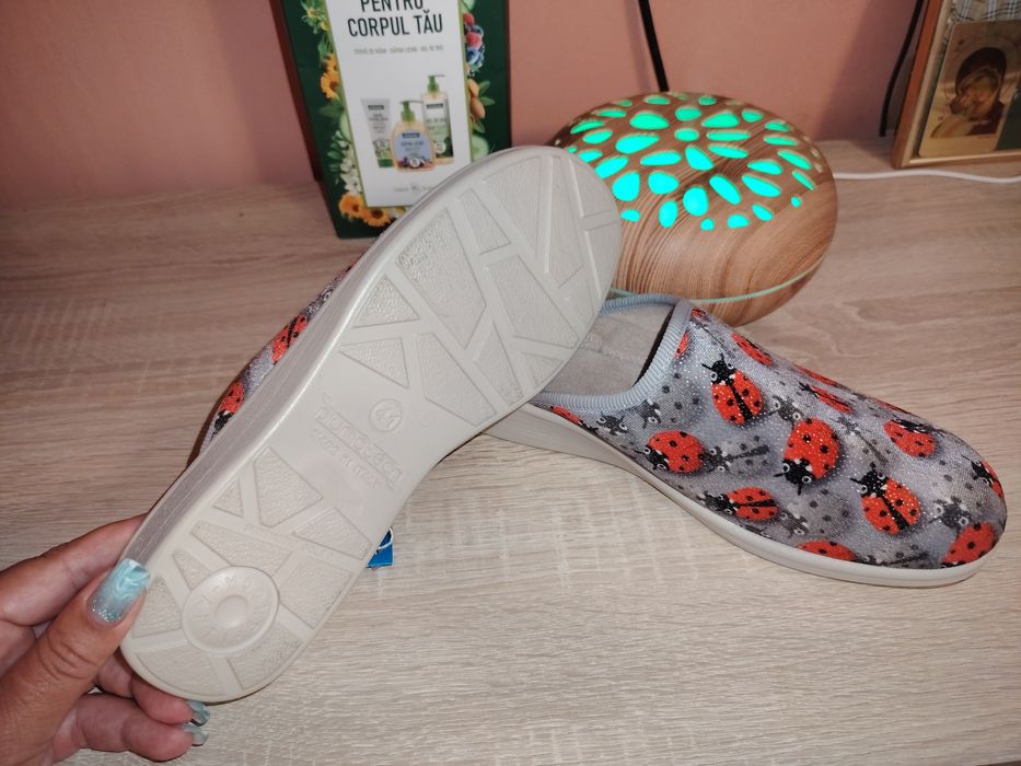 Papuci anatomici noi nepurtati super comozi