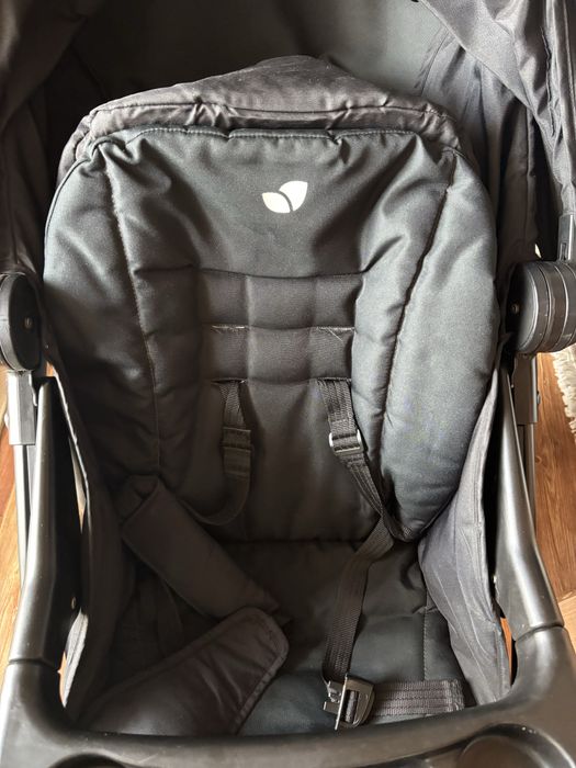 Коляска Joie в отличном состоянии!