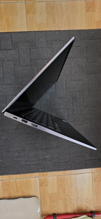Vand laptop ultraportabil Huawei Matebook  D14 - impecabil