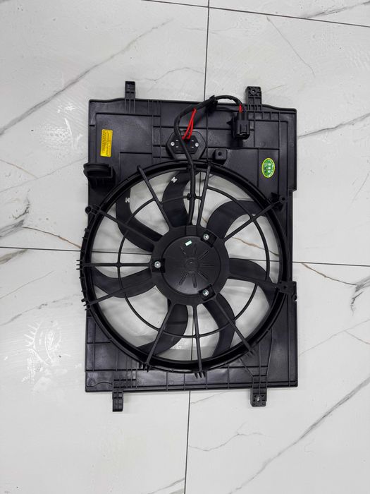 Haval M6  Диффузор радиатора пластиковый