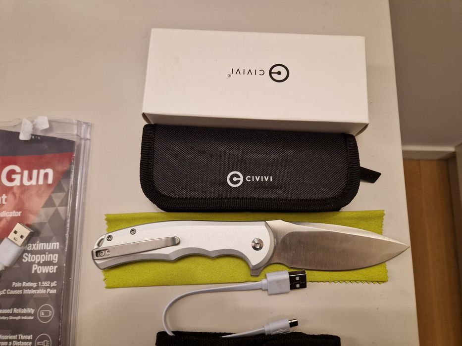 Нов нож Praxis Nitro-V  и два електрошока Sabre