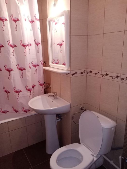 Inchiriez apartament 3 camere