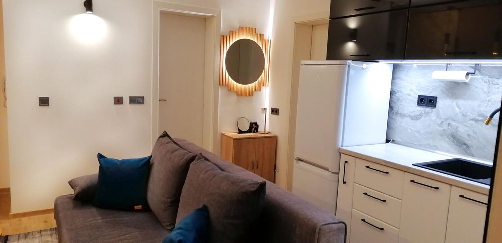 Дава се под наем Двустаен апартамент в Бургас, Лазур - 49 кв.м за 459 € - Снимка #1