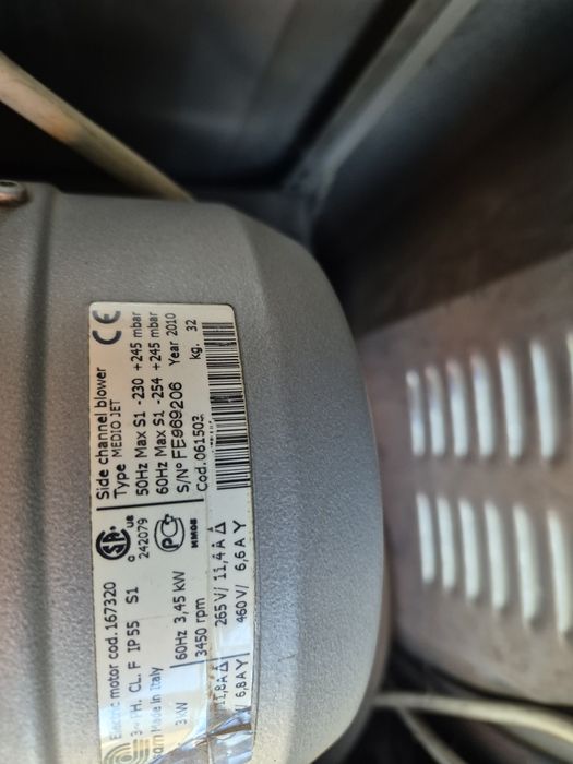 Spălătorie auto self service  2 posturi și aspiratore 3 5 kw -2 buc