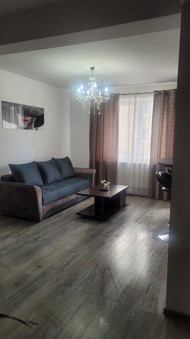 Închiriez apartament cu 2 camere Brașov