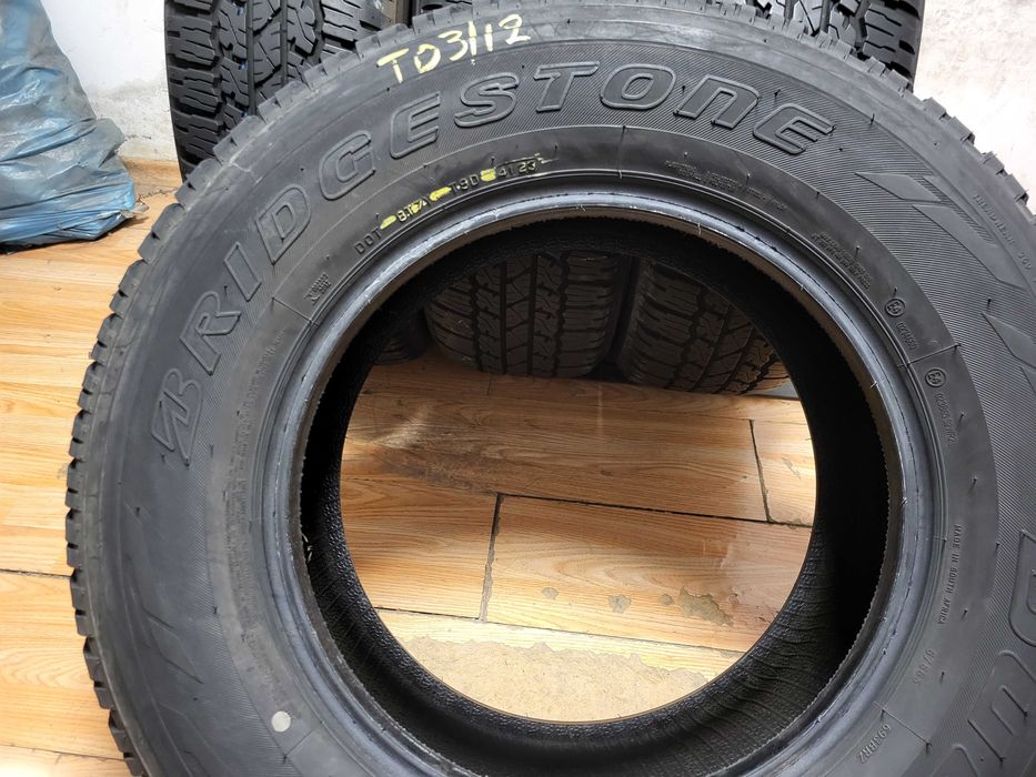 265/65/17  Bridgestone DOT4123 / джип
