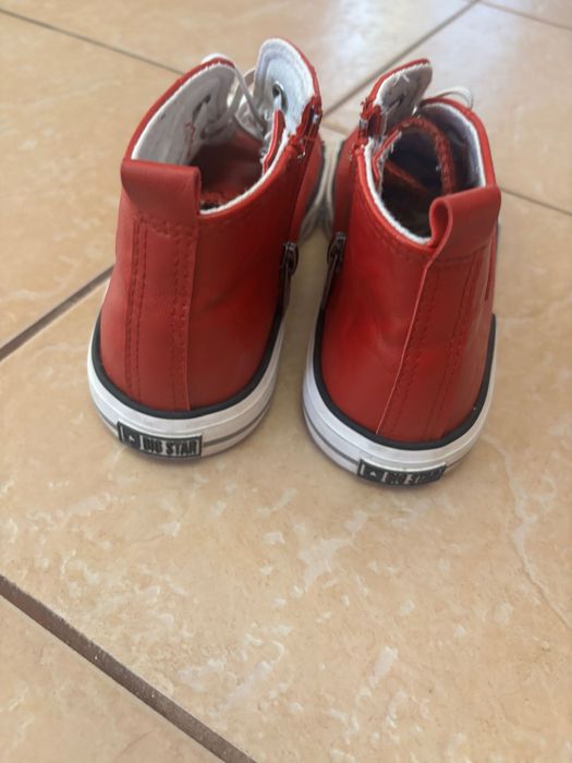 Червени кецове Mat Star