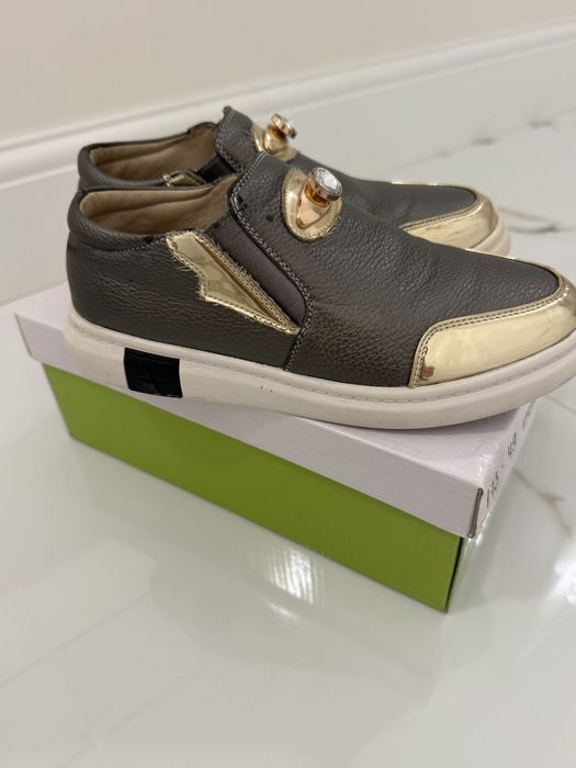 Продам туфли на девочку, школьные