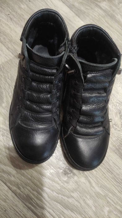 Продам ботинки 33 р