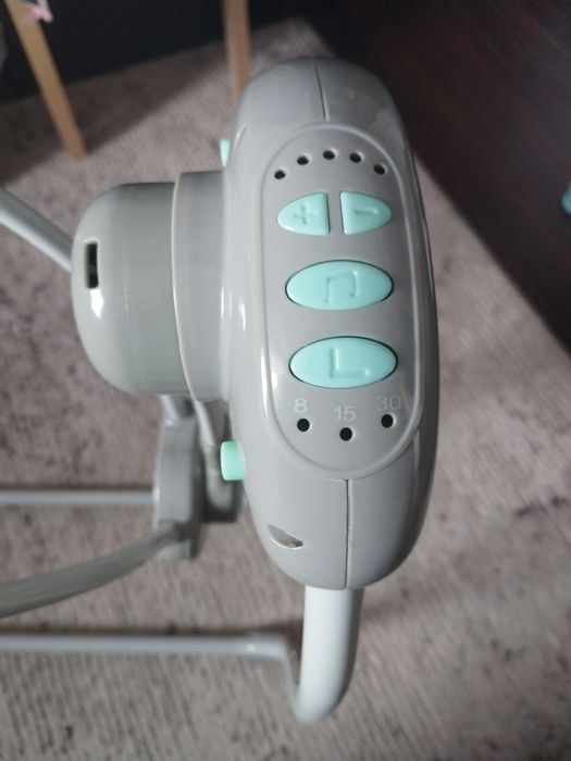 Balansoar electric pentru bebe