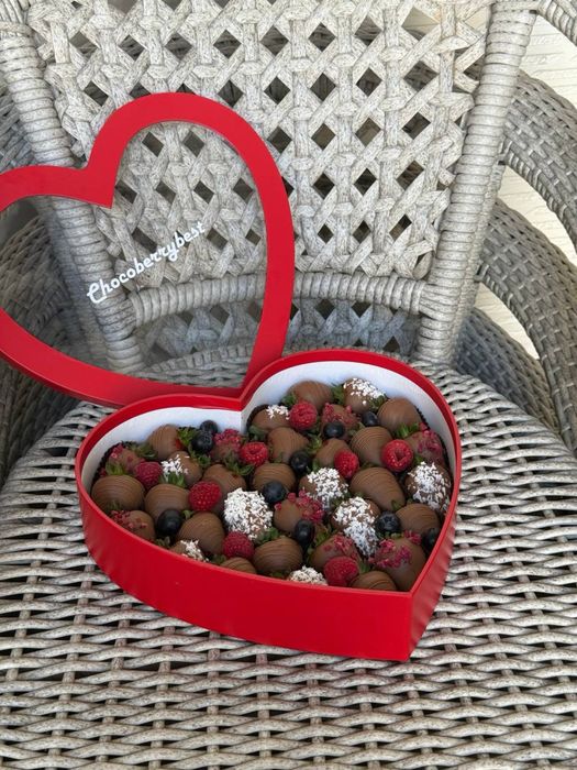 Shokoladli qulupnay sovga