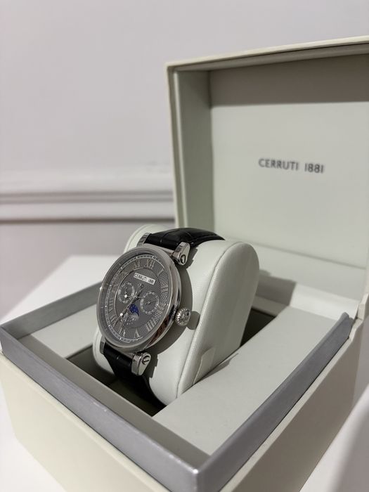 Cerruti 1881 часы