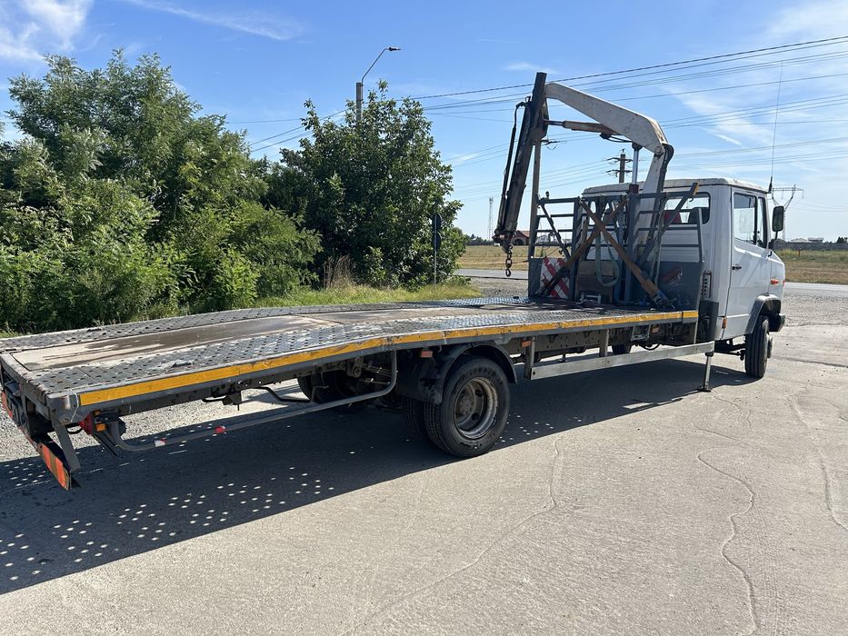 Vând Mercedes vario cu macara și platforma