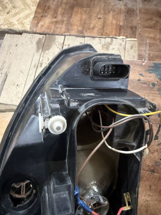 Фара приора 1 левая  бош