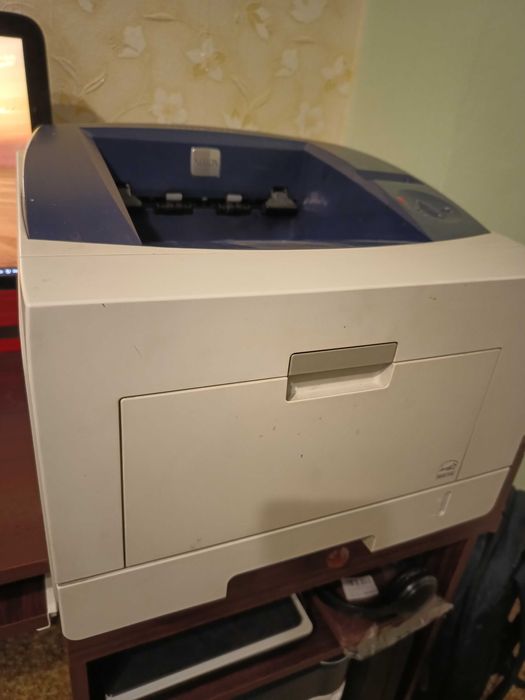 Продавам лазерен принтер Xerox Phaser 3435 (A4, мрежов, офис клас)