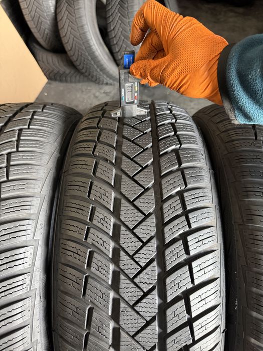 4 anvelope iarna ca NOI 225/55/17 , Vredestein , 7.9 mm , DOT 2023 !