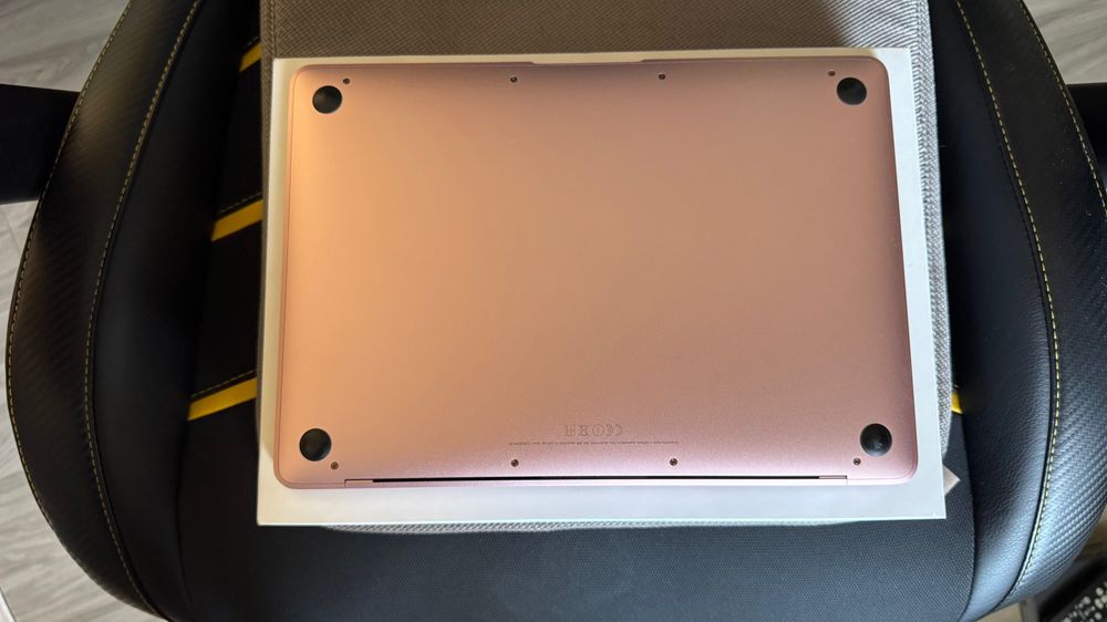 MacBook 12" Retina (Early 2016) Rose Gold | Top Spec: Intel Core m7 1.3GHz | 8GB RAM | 512GB SSD | Cutie completă