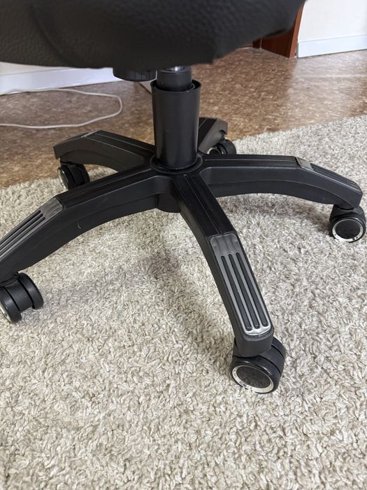 Продам кресло в идеально состояний