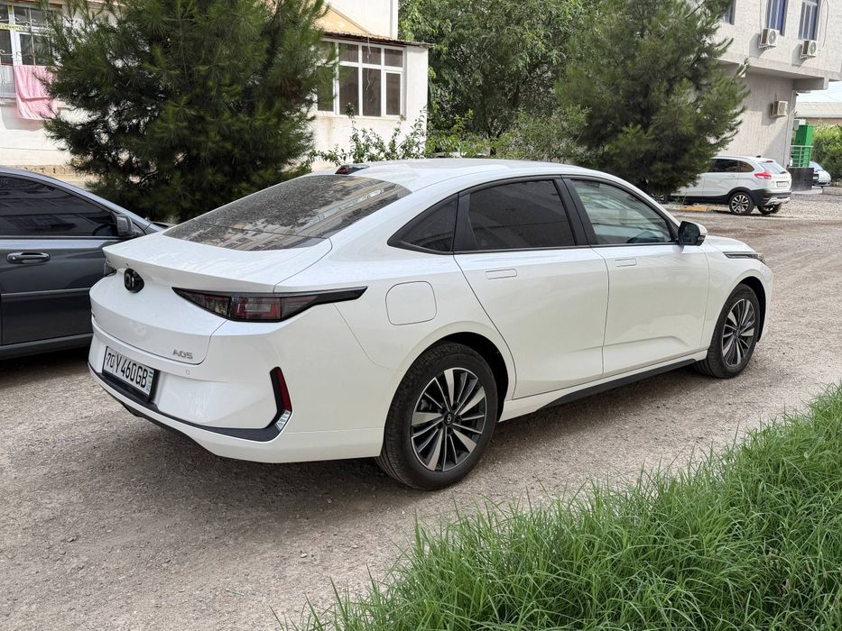 Changan A05 gibrid
