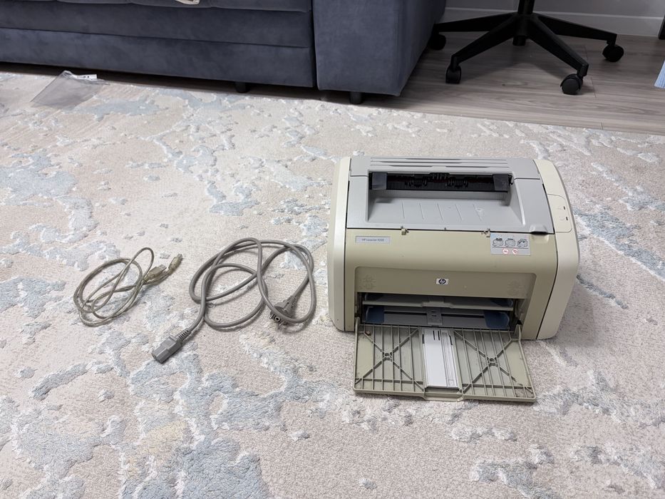 Принтер HP LaserJet 1020 (надежный лазерный Ч/Б)