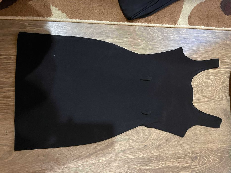 Продавам чисто нови дамски рокли