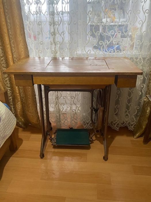 Продам швейную машину