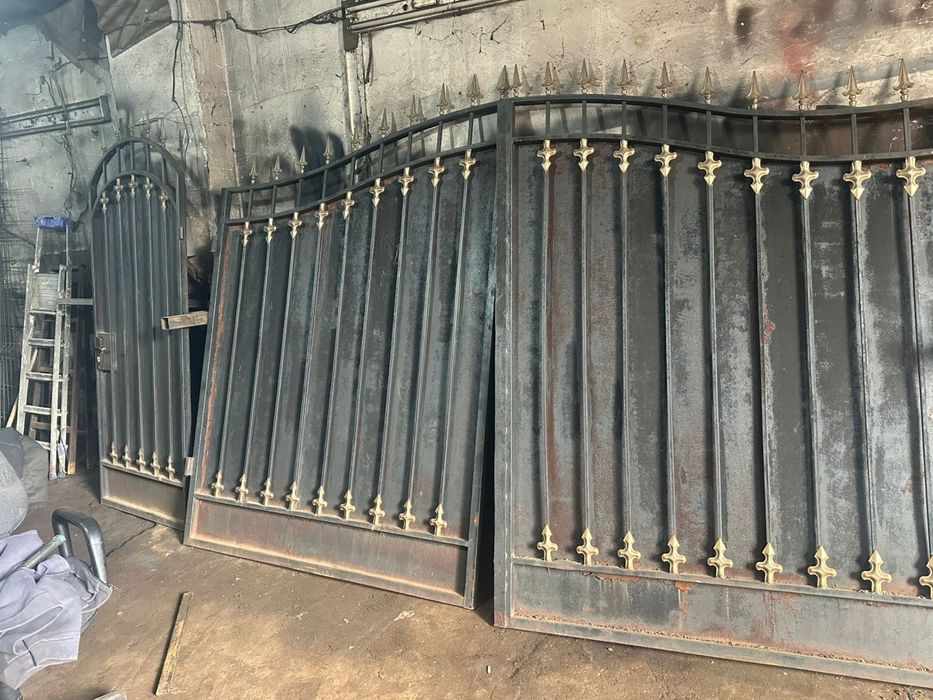 Продам 2 ворота кованые