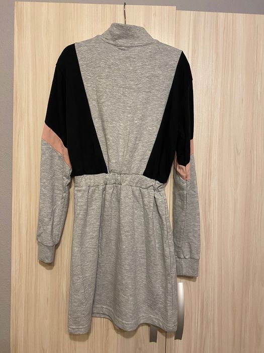 Продавам рокли/туники - Stradivarius, Bershka