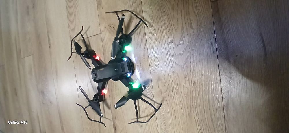 Vand drona Q6 mini pro, aproape noua.